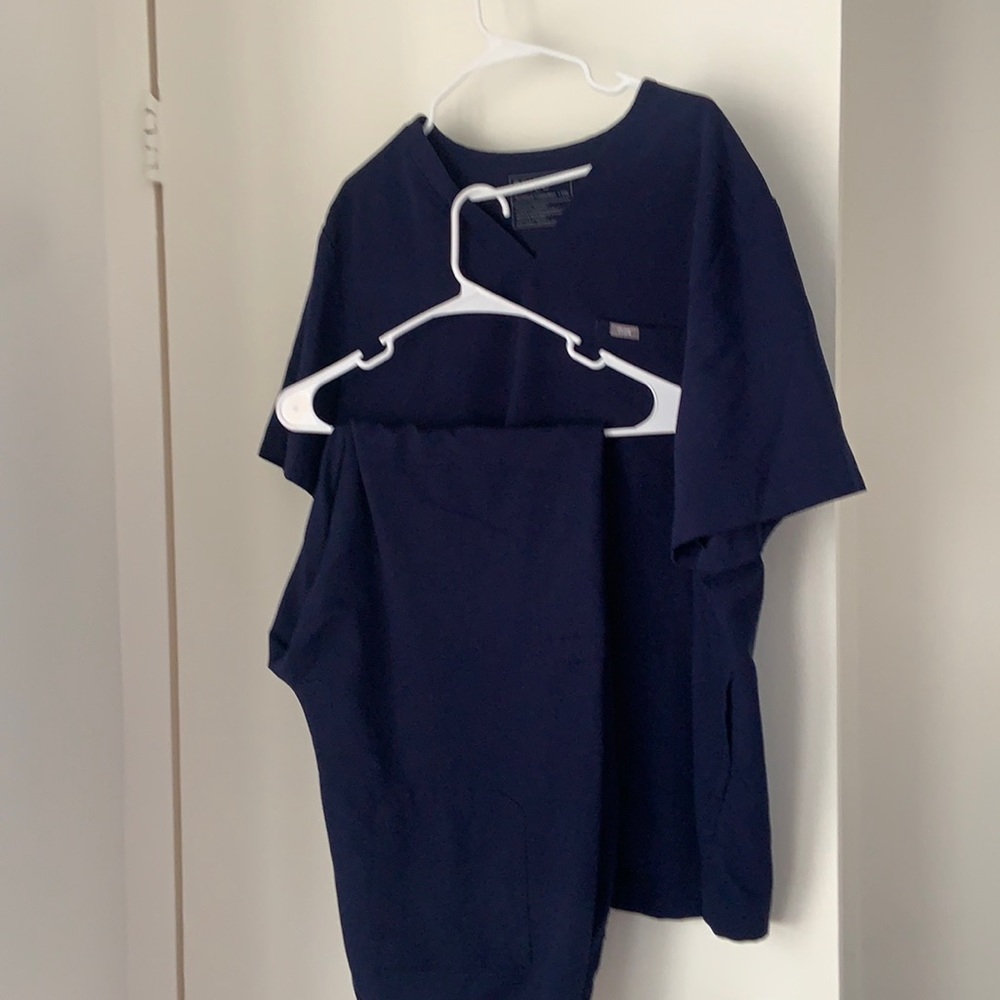 Figs scrubs